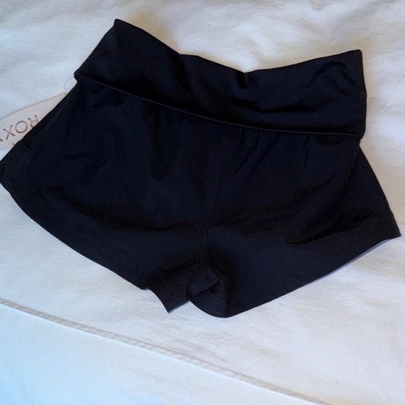 Roxy Women's Athletic Black Shorts - Picture 1 of 4